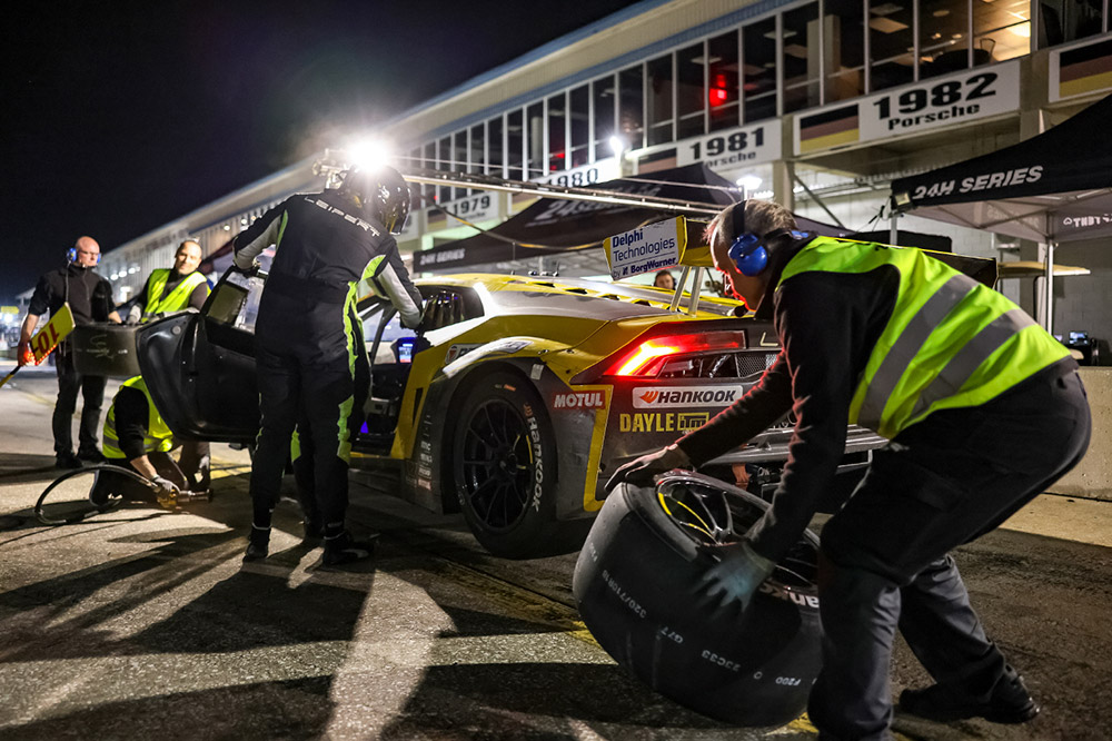 RutronikRacingwinsinSebringinaneventfulendtothisseasons24HSeriespoweredbyHankook5